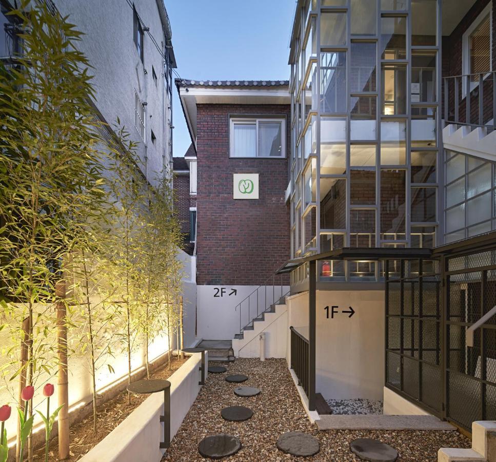 Monday Cracker Hongdae Hotel โซล ภายนอก รูปภาพ