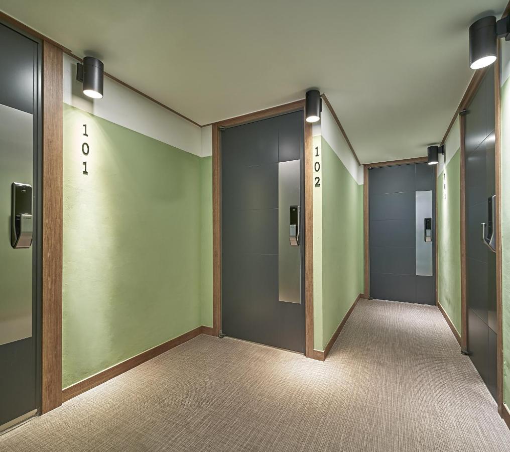 Monday Cracker Hongdae Hotel โซล ภายนอก รูปภาพ