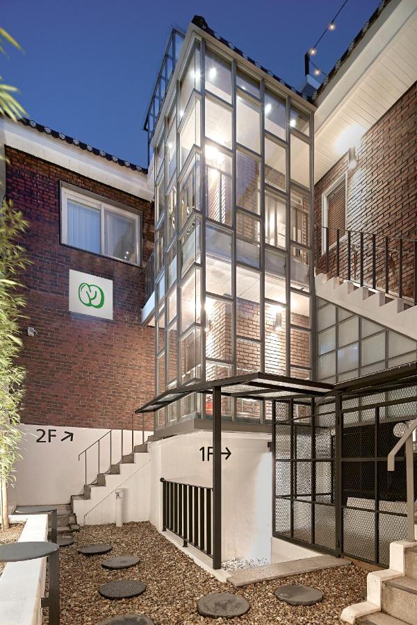 Monday Cracker Hongdae Hotel โซล ภายนอก รูปภาพ